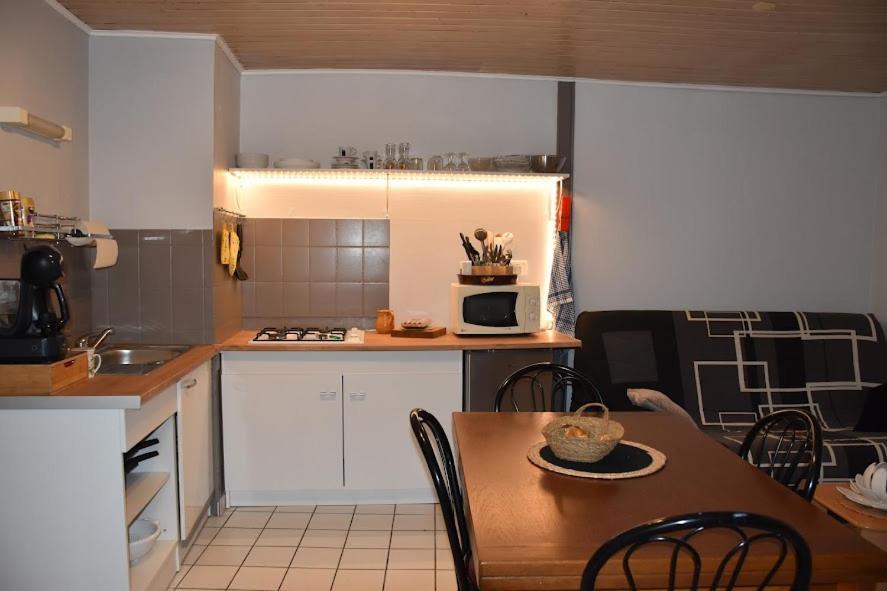 Maison De Village Appartement Rdc Avec Terrasse Gy Eksteriør bilde
